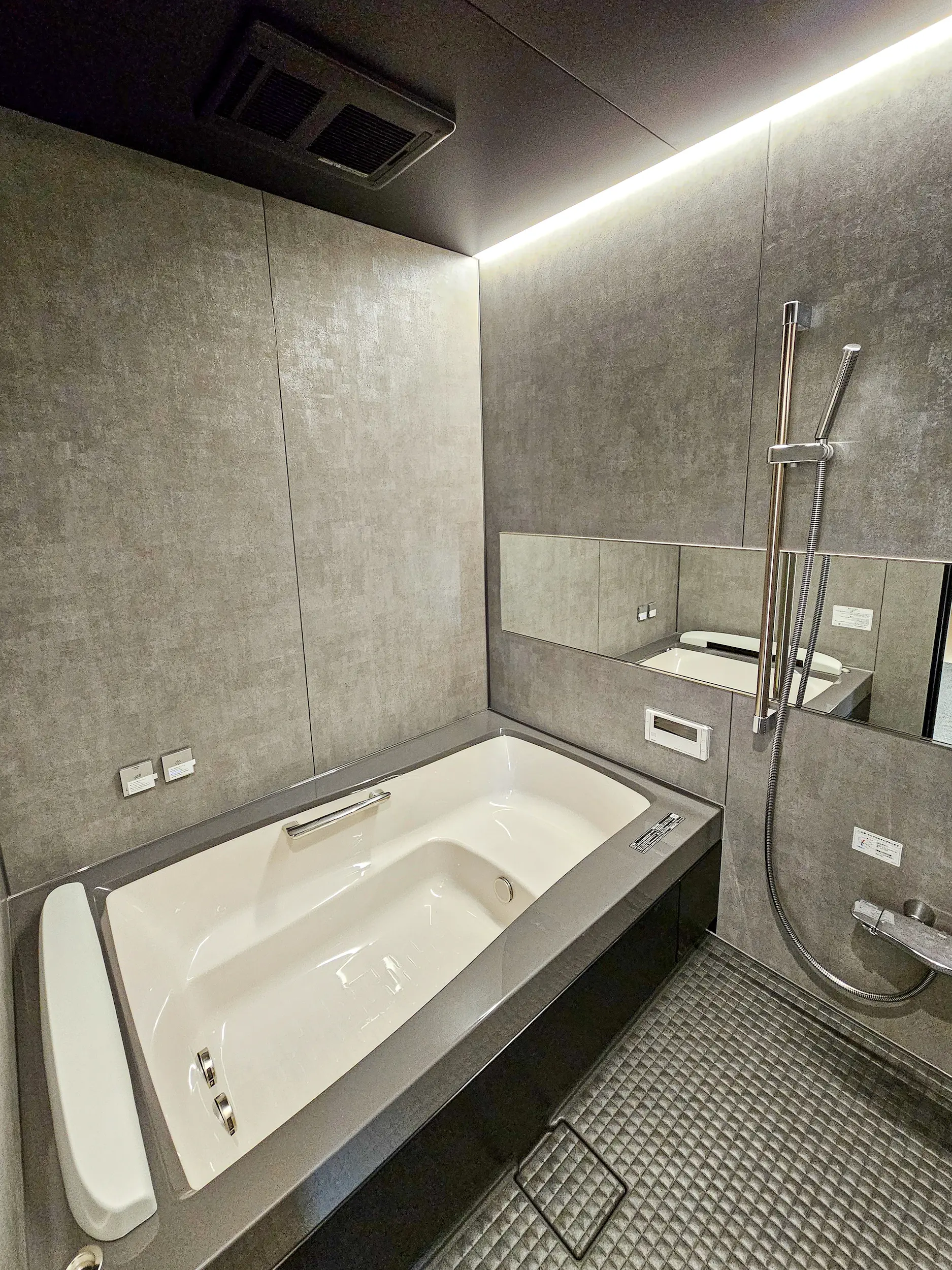 茅ヶ崎のパリスタイルの輸入住宅のバスルーム